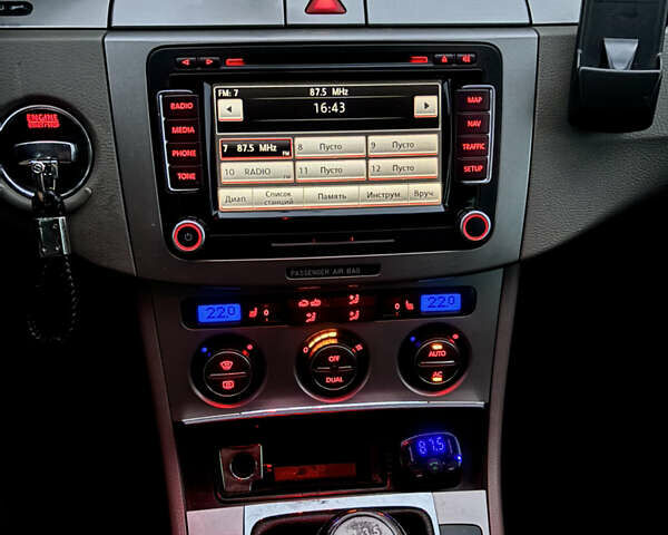 Синій Фольксваген Пассат, об'ємом двигуна 1.97 л та пробігом 306 тис. км за 5000 $, фото 14 на Automoto.ua