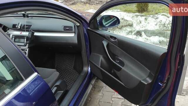 Синий Фольксваген Пассат, объемом двигателя 1.4 л и пробегом 173 тыс. км за 5800 $, фото 17 на Automoto.ua