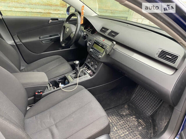 Синий Фольксваген Пассат, объемом двигателя 1.4 л и пробегом 200 тыс. км за 6500 $, фото 1 на Automoto.ua