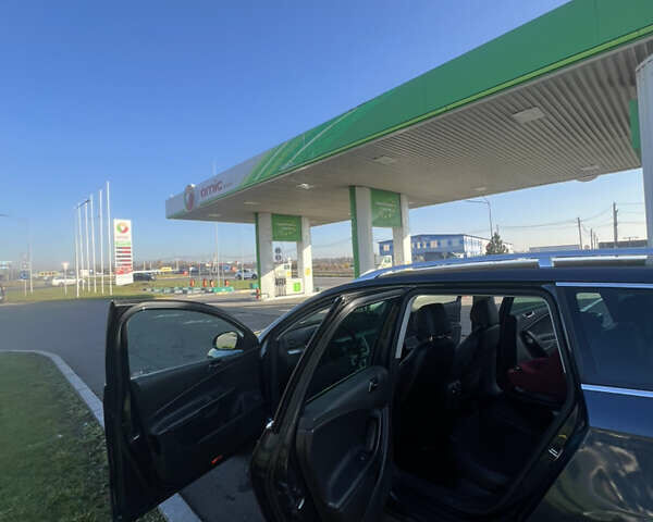 Синий Фольксваген Пассат, объемом двигателя 1.8 л и пробегом 236 тыс. км за 6400 $, фото 17 на Automoto.ua