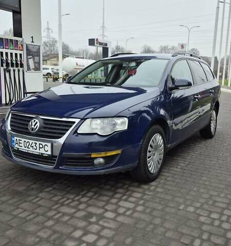 Синий Фольксваген Пассат, объемом двигателя 1.8 л и пробегом 238 тыс. км за 4950 $, фото 2 на Automoto.ua