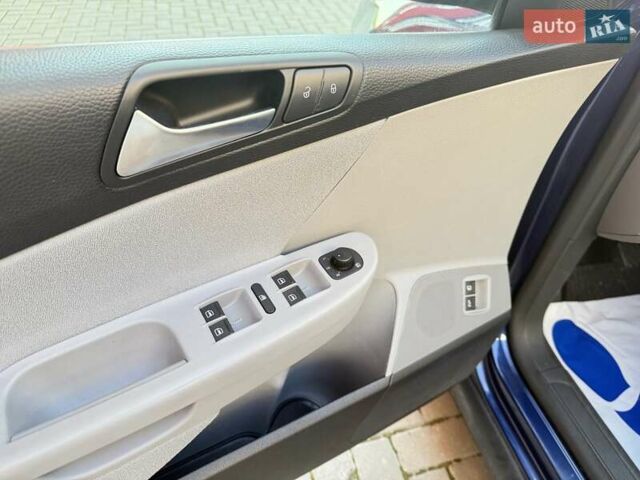 Синий Фольксваген Пассат, объемом двигателя 1.4 л и пробегом 348 тыс. км за 6800 $, фото 12 на Automoto.ua