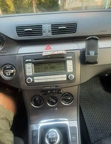 Синий Фольксваген Пассат, объемом двигателя 1.4 л и пробегом 175 тыс. км за 5800 $, фото 8 на Automoto.ua