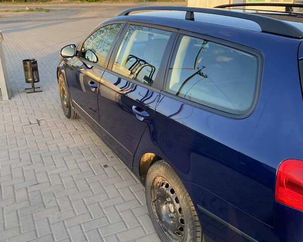 Синий Фольксваген Пассат, объемом двигателя 1.4 л и пробегом 200 тыс. км за 6500 $, фото 2 на Automoto.ua