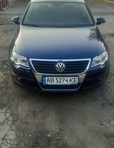 Синий Фольксваген Пассат, объемом двигателя 1.4 л и пробегом 175 тыс. км за 5800 $, фото 1 на Automoto.ua