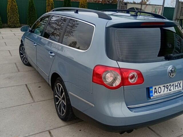 Синий Фольксваген Пассат, объемом двигателя 2 л и пробегом 325 тыс. км за 6200 $, фото 4 на Automoto.ua