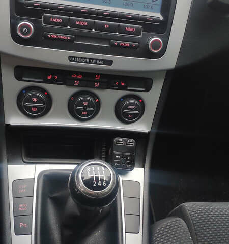 Синий Фольксваген Пассат, объемом двигателя 1.97 л и пробегом 365 тыс. км за 6700 $, фото 2 на Automoto.ua