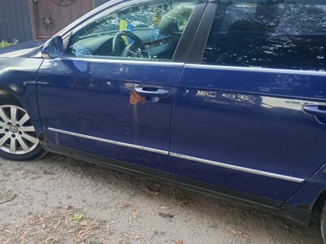 Синій Фольксваген Пассат, об'ємом двигуна 1.9 л та пробігом 350 тис. км за 2999 $, фото 7 на Automoto.ua