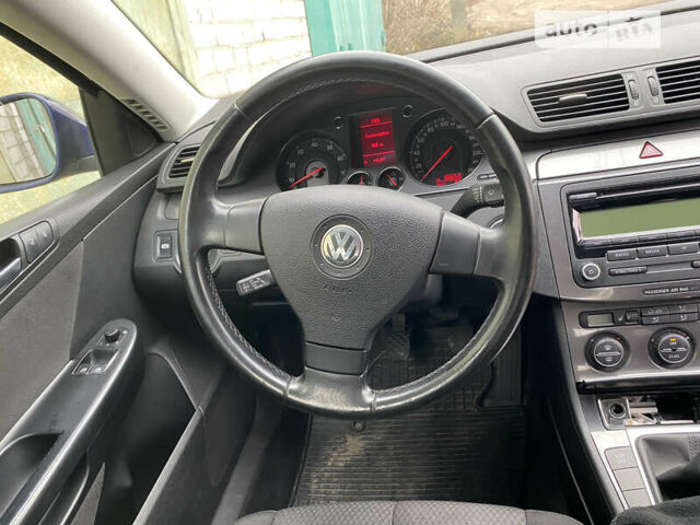 Синий Фольксваген Пассат, объемом двигателя 1.4 л и пробегом 200 тыс. км за 6500 $, фото 5 на Automoto.ua