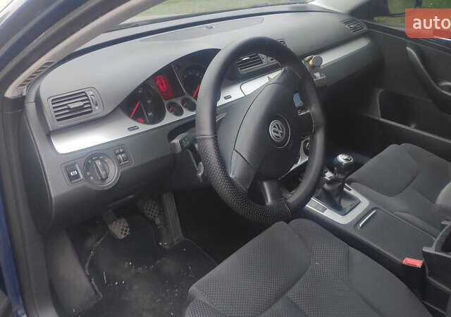 Синий Фольксваген Пассат, объемом двигателя 1.97 л и пробегом 365 тыс. км за 6700 $, фото 7 на Automoto.ua