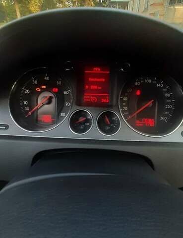 Синий Фольксваген Пассат, объемом двигателя 1.4 л и пробегом 175 тыс. км за 5800 $, фото 7 на Automoto.ua