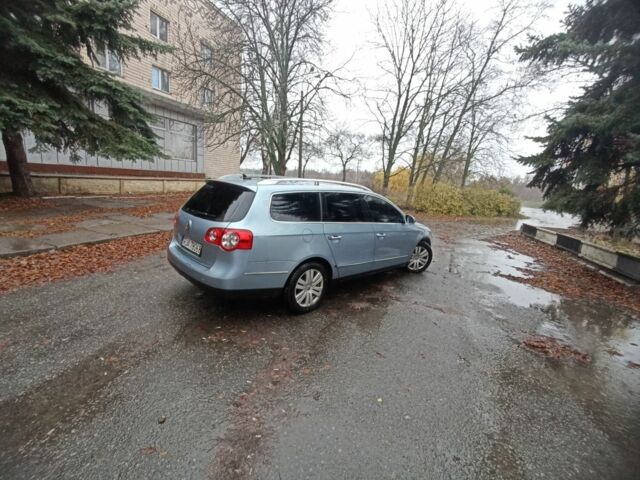 Синий Фольксваген Пассат, объемом двигателя 2 л и пробегом 300 тыс. км за 2450 $, фото 5 на Automoto.ua