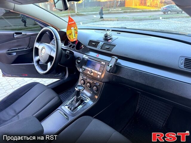 Синій Фольксваген Пассат, об'ємом двигуна 2 л та пробігом 262 тис. км за 5500 $, фото 10 на Automoto.ua