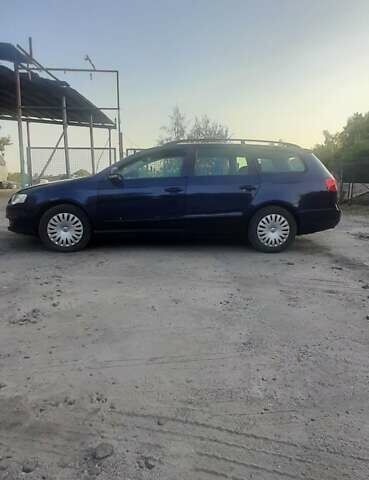 Синий Фольксваген Пассат, объемом двигателя 1.4 л и пробегом 175 тыс. км за 5800 $, фото 4 на Automoto.ua