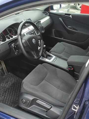 Синий Фольксваген Пассат, объемом двигателя 1.4 л и пробегом 173 тыс. км за 5800 $, фото 14 на Automoto.ua