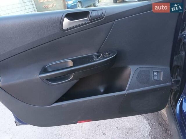 Синий Фольксваген Пассат, объемом двигателя 1.4 л и пробегом 240 тыс. км за 7200 $, фото 10 на Automoto.ua