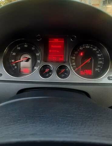 Синий Фольксваген Пассат, объемом двигателя 1.4 л и пробегом 175 тыс. км за 5800 $, фото 11 на Automoto.ua