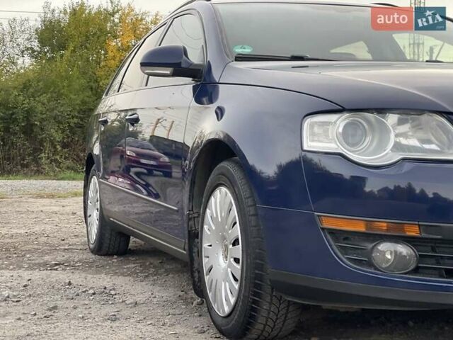 Синий Фольксваген Пассат, объемом двигателя 2 л и пробегом 200 тыс. км за 5450 $, фото 10 на Automoto.ua