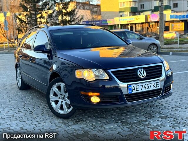 Синій Фольксваген Пассат, об'ємом двигуна 2 л та пробігом 262 тис. км за 5500 $, фото 1 на Automoto.ua