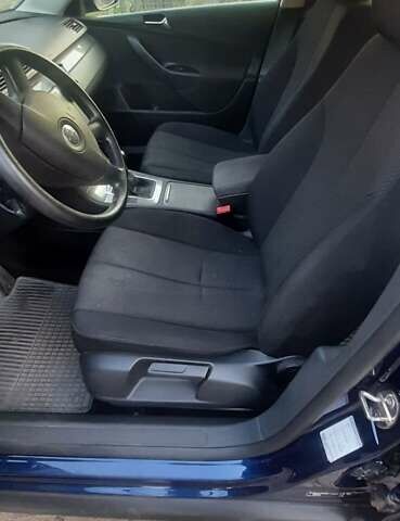 Синий Фольксваген Пассат, объемом двигателя 1.4 л и пробегом 175 тыс. км за 5800 $, фото 6 на Automoto.ua