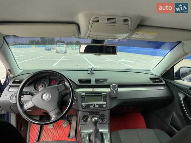 Синий Фольксваген Пассат, объемом двигателя 1.97 л и пробегом 390 тыс. км за 6100 $, фото 8 на Automoto.ua