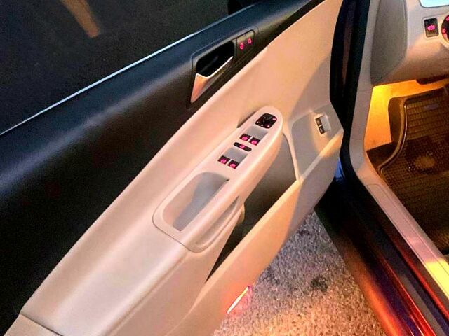 Синій Фольксваген Пассат, об'ємом двигуна 2 л та пробігом 330 тис. км за 5200 $, фото 10 на Automoto.ua