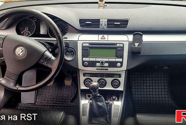 Синий Фольксваген Пассат, объемом двигателя 2 л и пробегом 270 тыс. км за 5500 $, фото 5 на Automoto.ua