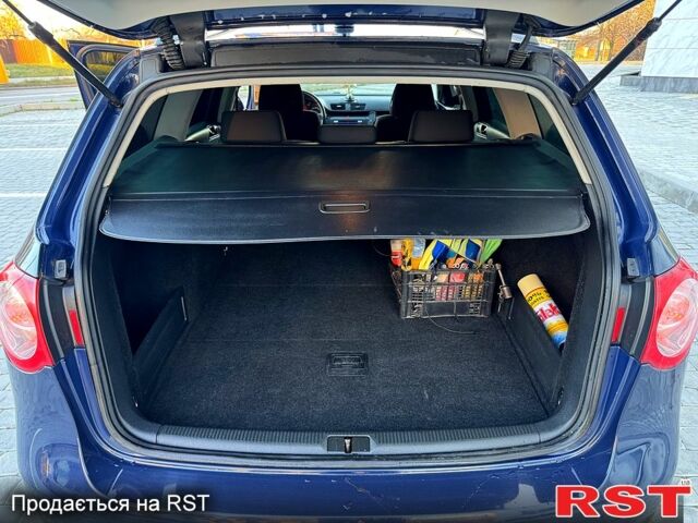 Синій Фольксваген Пассат, об'ємом двигуна 2 л та пробігом 262 тис. км за 5500 $, фото 13 на Automoto.ua