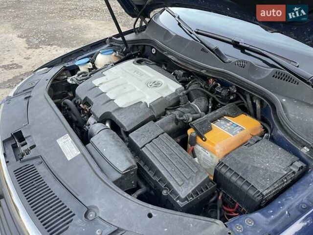 Синий Фольксваген Пассат, объемом двигателя 2 л и пробегом 200 тыс. км за 5450 $, фото 17 на Automoto.ua