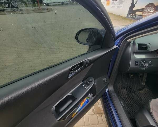 Синій Фольксваген Пассат, об'ємом двигуна 1.9 л та пробігом 300 тис. км за 7000 $, фото 11 на Automoto.ua