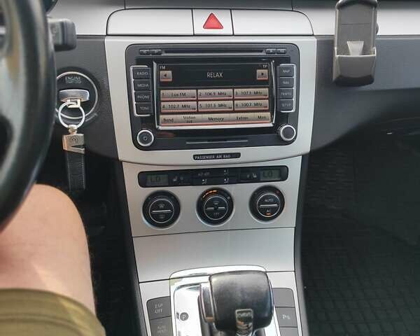 Синий Фольксваген Пассат, объемом двигателя 2 л и пробегом 217 тыс. км за 7100 $, фото 5 на Automoto.ua