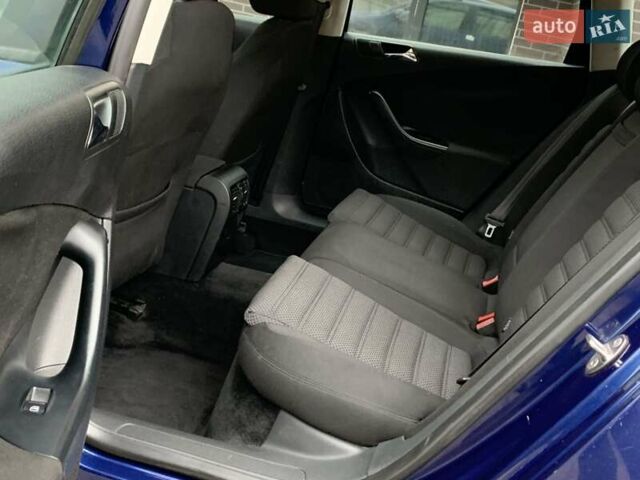 Синий Фольксваген Пассат, объемом двигателя 1.97 л и пробегом 283 тыс. км за 6399 $, фото 10 на Automoto.ua