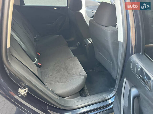 Синій Фольксваген Пассат, об'ємом двигуна 1.9 л та пробігом 270 тис. км за 6850 $, фото 20 на Automoto.ua