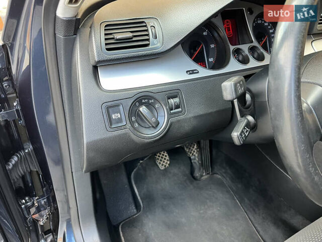 Синій Фольксваген Пассат, об'ємом двигуна 1.9 л та пробігом 270 тис. км за 6850 $, фото 26 на Automoto.ua