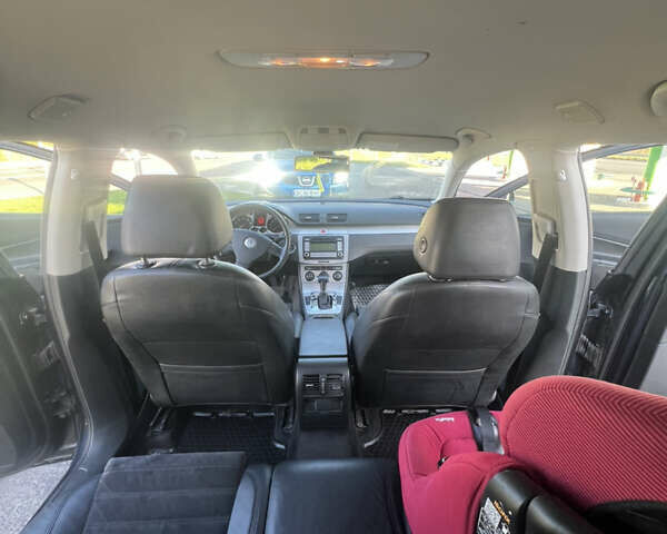 Синий Фольксваген Пассат, объемом двигателя 1.8 л и пробегом 236 тыс. км за 6400 $, фото 15 на Automoto.ua