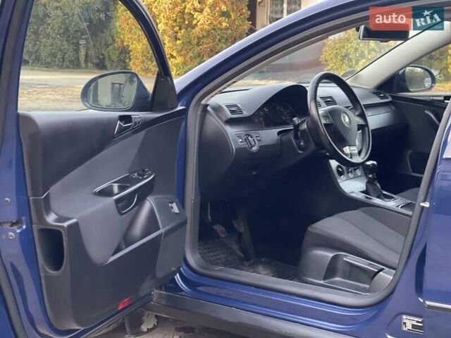 Синий Фольксваген Пассат, объемом двигателя 2 л и пробегом 200 тыс. км за 5450 $, фото 11 на Automoto.ua
