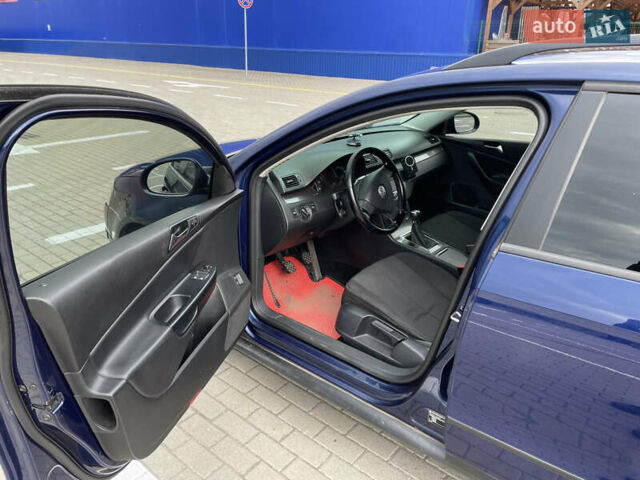 Синий Фольксваген Пассат, объемом двигателя 1.97 л и пробегом 390 тыс. км за 6100 $, фото 6 на Automoto.ua