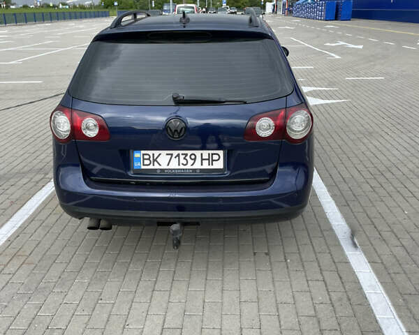 Синий Фольксваген Пассат, объемом двигателя 1.97 л и пробегом 390 тыс. км за 6100 $, фото 4 на Automoto.ua