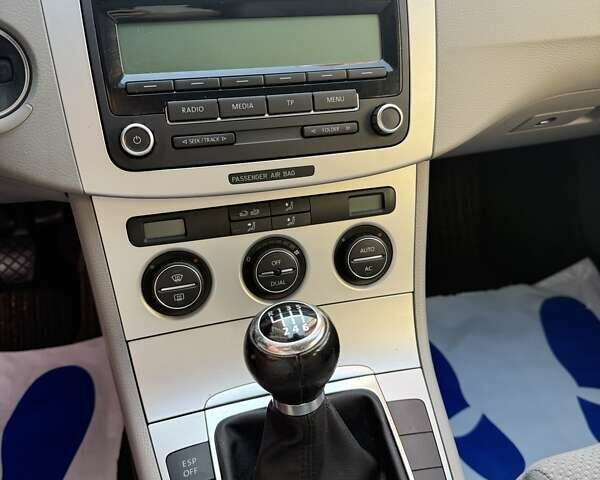 Синий Фольксваген Пассат, объемом двигателя 1.4 л и пробегом 348 тыс. км за 6800 $, фото 14 на Automoto.ua