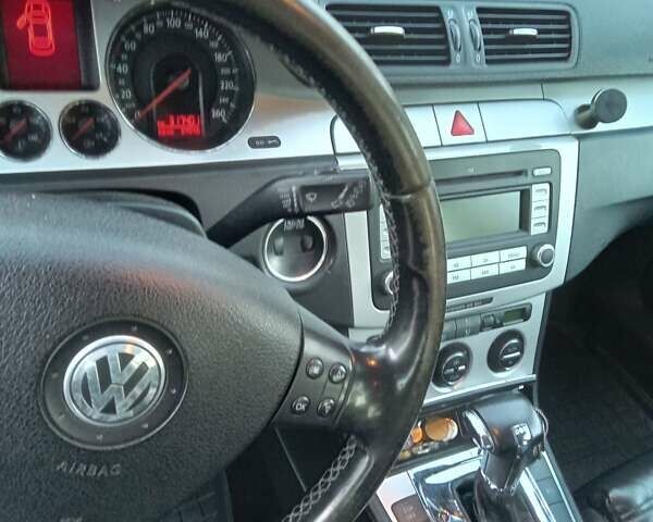 Синий Фольксваген Пассат, объемом двигателя 1.97 л и пробегом 320 тыс. км за 7300 $, фото 30 на Automoto.ua