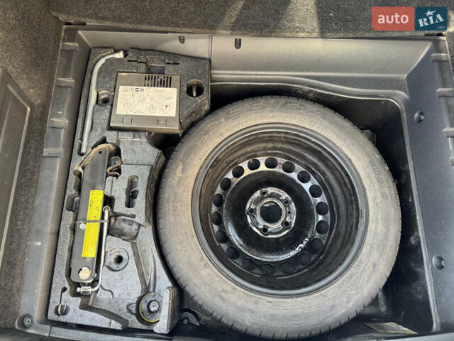 Синій Фольксваген Пассат, об'ємом двигуна 1.9 л та пробігом 249 тис. км за 5400 $, фото 21 на Automoto.ua