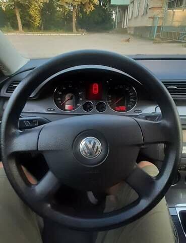 Синий Фольксваген Пассат, объемом двигателя 1.4 л и пробегом 175 тыс. км за 5800 $, фото 10 на Automoto.ua