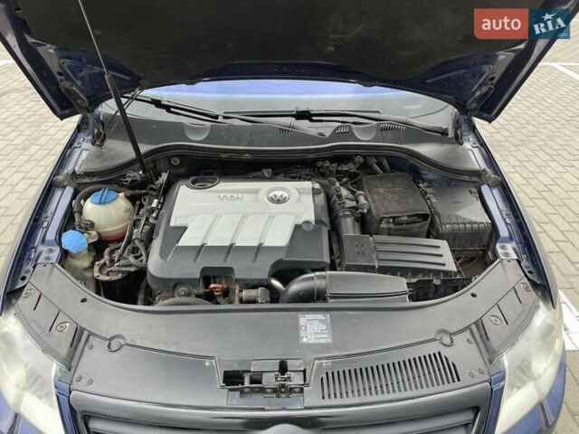 Синий Фольксваген Пассат, объемом двигателя 1.97 л и пробегом 390 тыс. км за 6100 $, фото 9 на Automoto.ua