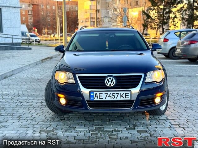 Синий Фольксваген Пассат, объемом двигателя 2 л и пробегом 262 тыс. км за 5500 $, фото 2 на Automoto.ua