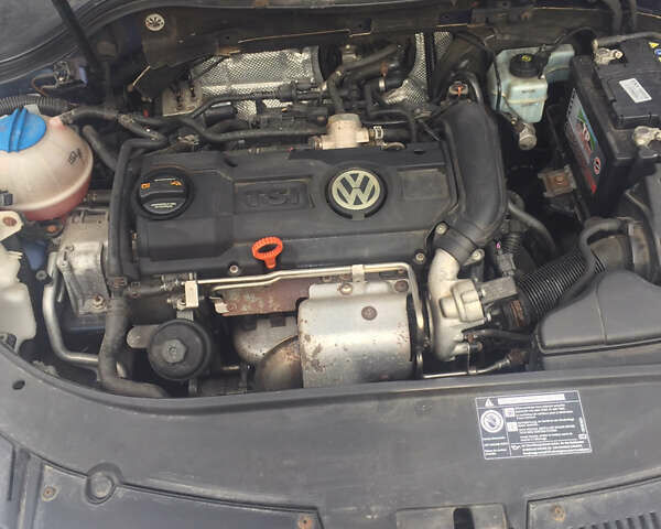 Синий Фольксваген Пассат, объемом двигателя 1.4 л и пробегом 175 тыс. км за 5800 $, фото 22 на Automoto.ua