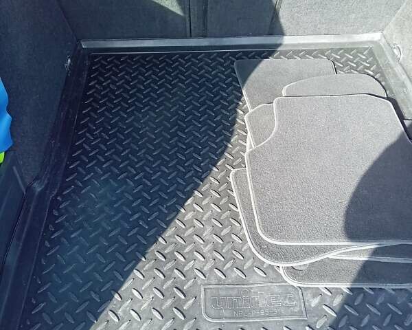 Синий Фольксваген Пассат, объемом двигателя 1.97 л и пробегом 320 тыс. км за 7300 $, фото 40 на Automoto.ua