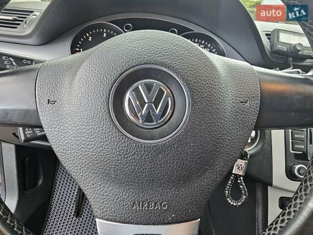 Синій Фольксваген Пассат, об'ємом двигуна 1.97 л та пробігом 320 тис. км за 6999 $, фото 95 на Automoto.ua