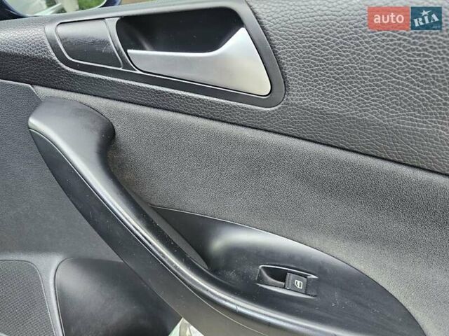 Синій Фольксваген Пассат, об'ємом двигуна 1.97 л та пробігом 320 тис. км за 6999 $, фото 122 на Automoto.ua