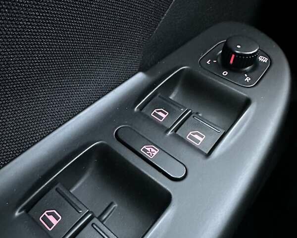 Синий Фольксваген Пассат, объемом двигателя 1.4 л и пробегом 248 тыс. км за 6950 $, фото 26 на Automoto.ua