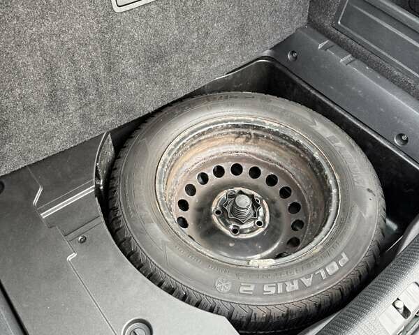 Синий Фольксваген Пассат, объемом двигателя 1.4 л и пробегом 247 тыс. км за 7800 $, фото 11 на Automoto.ua